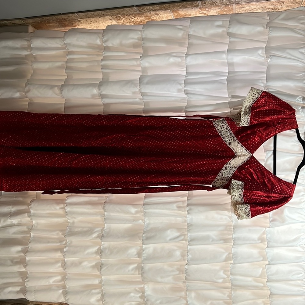 Vintage red and white polka dot dress. Great condition!
